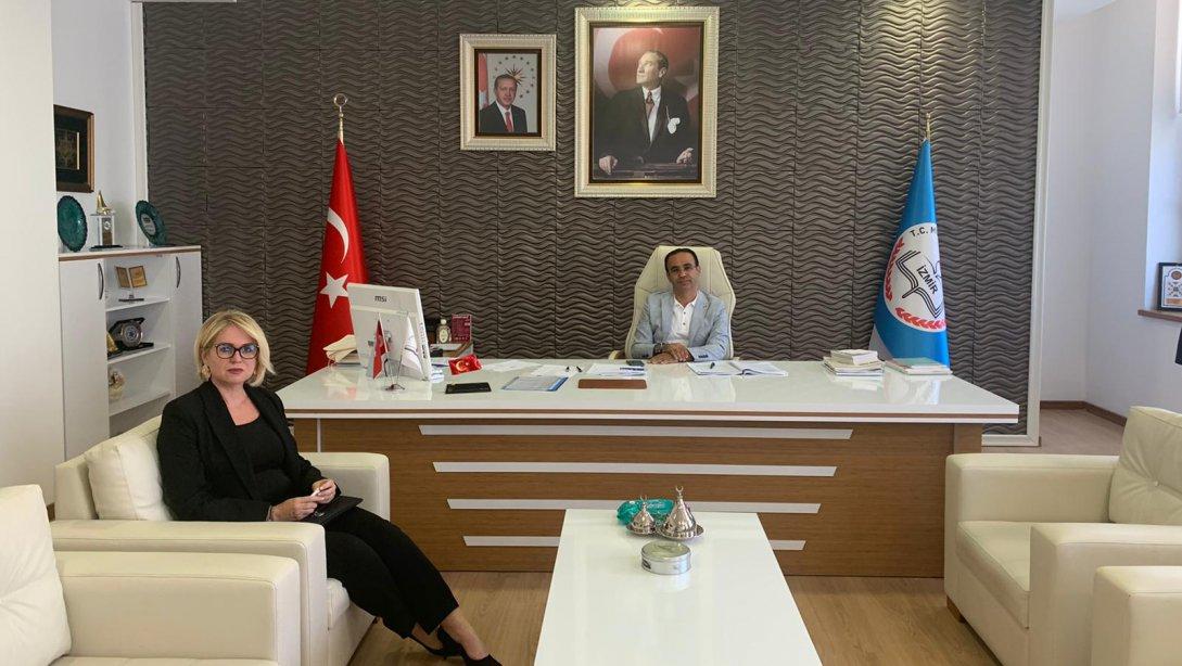 Müdürümüz Arzu GÜNAYDIN İzmir İl Milli Eğitim Müdürü Sayın Dr.Ömer YAHŞİ'yi makamında ziyaret etti.