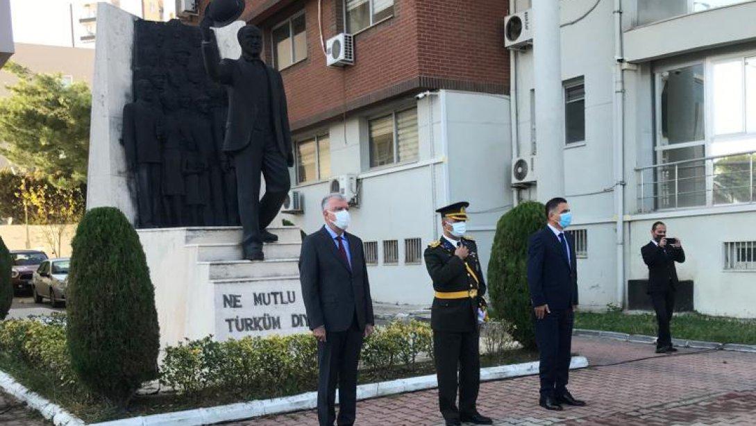 29 Ekim Cumhuriyet Bayramı nedeniyle Tebriklerin Kabulü Narlıdere Hükümet Konağı Bahçesi'nde gerçekleşti.