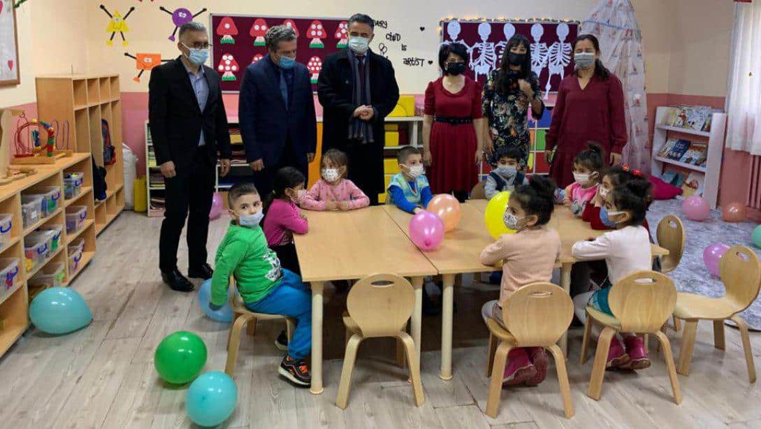 Narlıdere Oğuzhan İlkokulu anasınıfı açılışı Kaymakamımız Sayın Suat Dervişoğlu'nun katılımıyla gerçekleşti. 