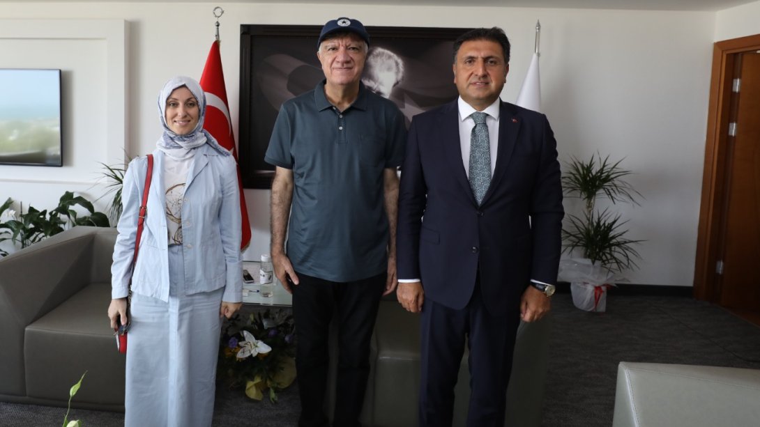 İl Millî Eğitim Müdürümüz Doç.Dr.Murat Mücahit Yentür ile İlçe Millî Eğitim Müdürümüz Ayşe Hale Sarıçam,Narlıdere Belediye Başkanı Ali Engin'i ziyaret etti.  